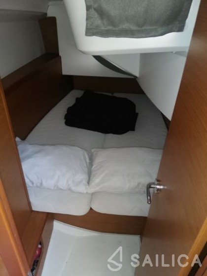 Sun Odyssey 349 - Yacht Charter Sailica