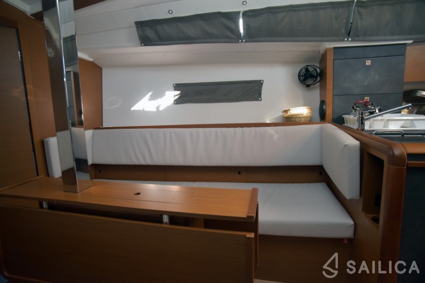 Sun Odyssey 349 - Yacht Charter Sailica