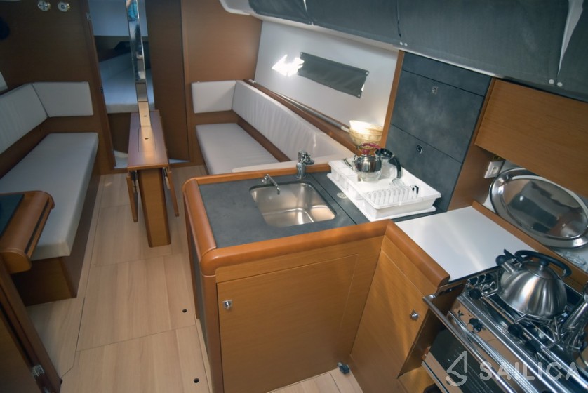 Sun Odyssey 349 - Yacht Charter Sailica