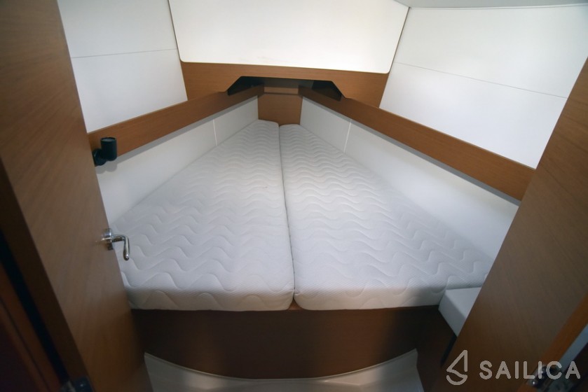 Sun Odyssey 349 - Yacht Charter Sailica