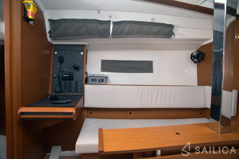 Sun Odyssey 349 - Yacht Charter Sailica