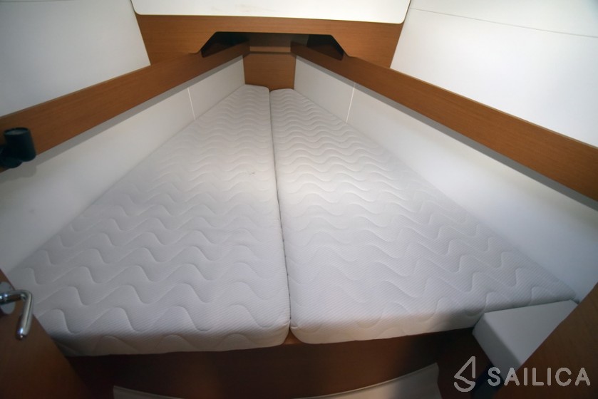 Sun Odyssey 349 - Yacht Charter Sailica