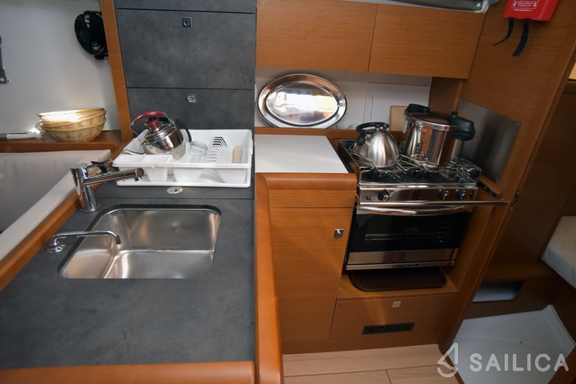 Sun Odyssey 349 - Yacht Charter Sailica