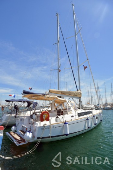 Oceanis 38.1 - Yacht Charter Sailica