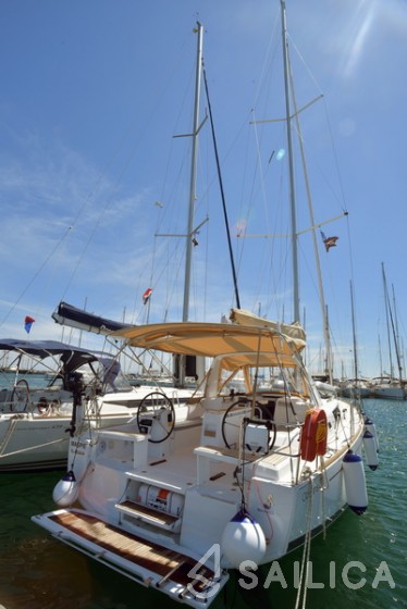 Oceanis 38.1 - Yacht Charter Sailica
