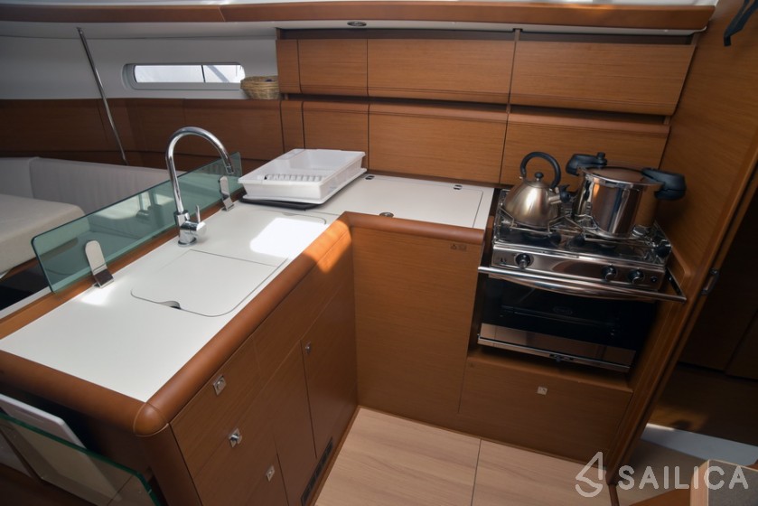 Sun Odyssey 389 - Yacht Charter Sailica
