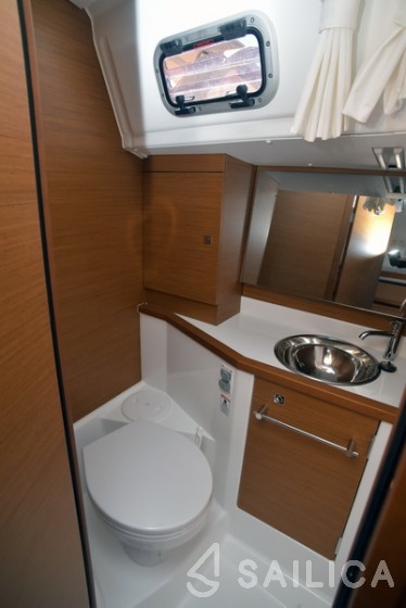 Sun Odyssey 389 - Yacht Charter Sailica