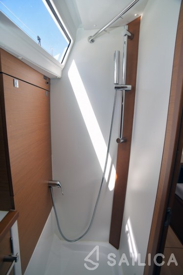 Sun Odyssey 389 - Yacht Charter Sailica