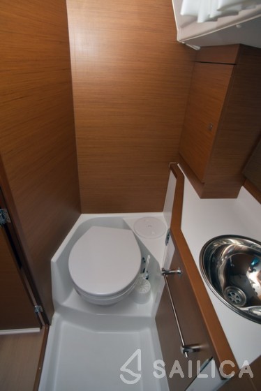 Sun Odyssey 389 - Yacht Charter Sailica