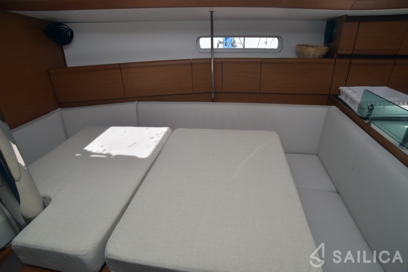 Sun Odyssey 389 - Yacht Charter Sailica
