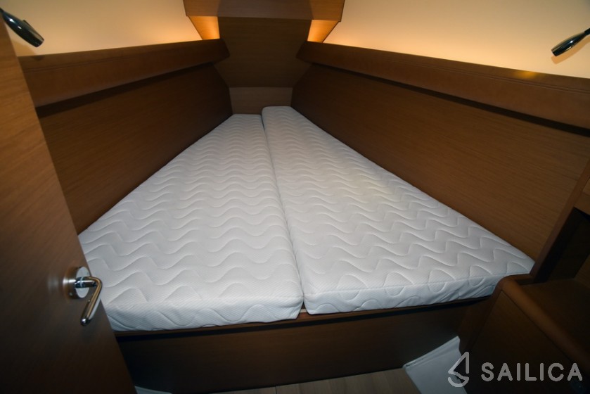 Sun Odyssey 389 - Yacht Charter Sailica