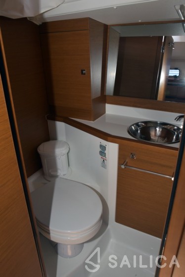 Sun Odyssey 389 - Yacht Charter Sailica