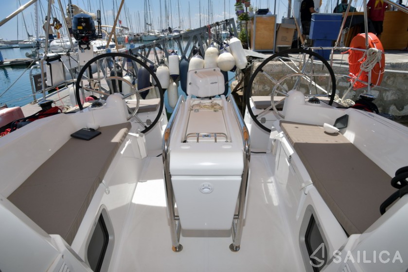 Sun Odyssey 389 - Yacht Charter Sailica