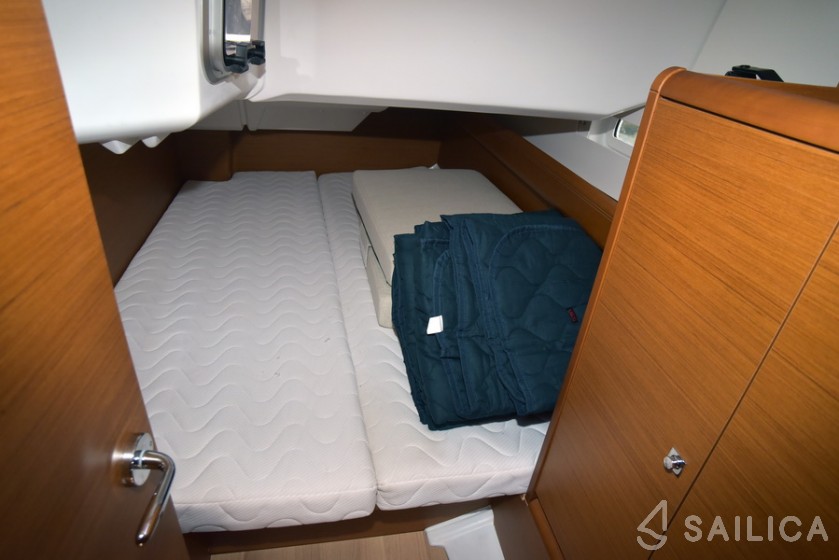 Sun Odyssey 389 - Yacht Charter Sailica