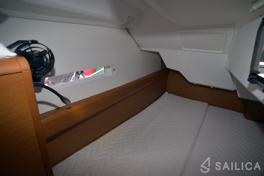 Sun Odyssey 389 - Yacht Charter Sailica