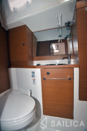 Sun Odyssey 389 - Yacht Charter Sailica