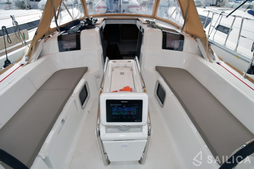 Sun Odyssey 389 - Yacht Charter Sailica