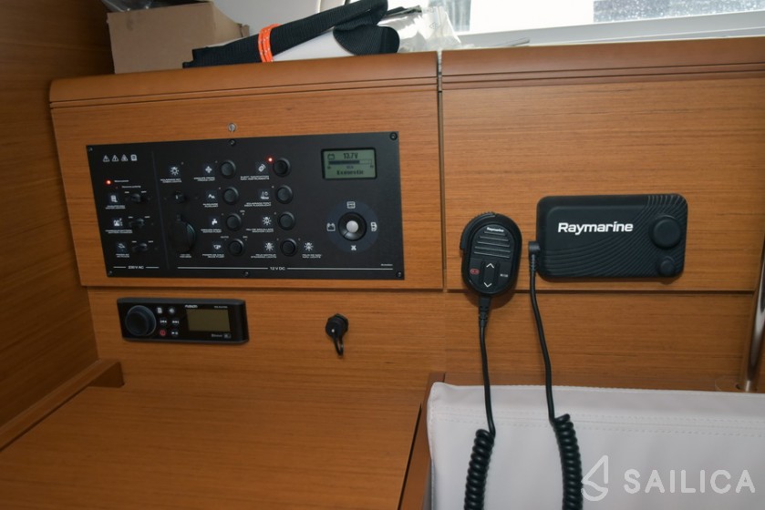 Sun Odyssey 389 - Yacht Charter Sailica
