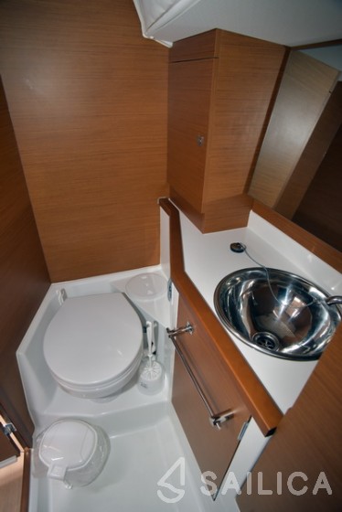 Sun Odyssey 389 - Yacht Charter Sailica