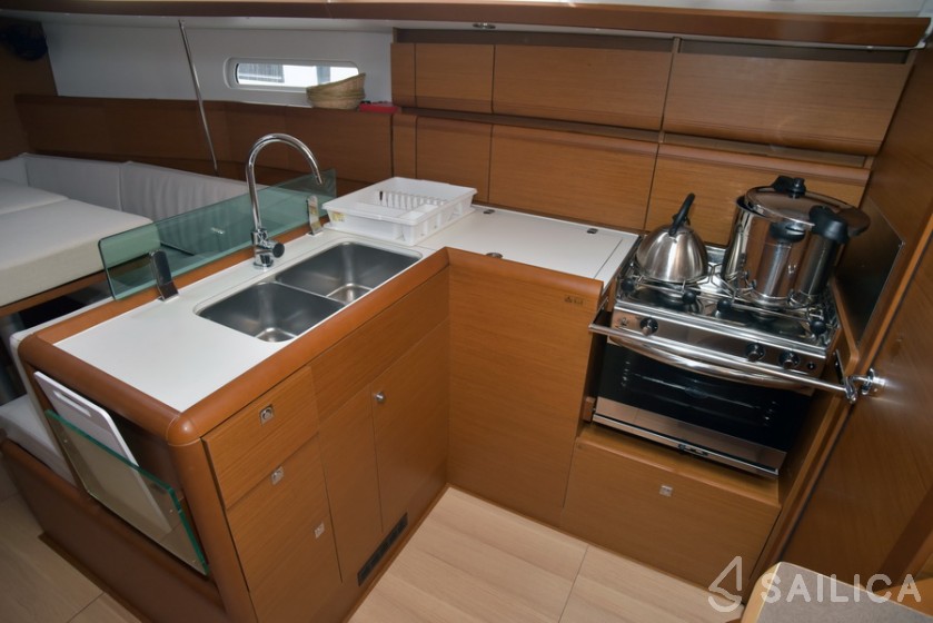 Sun Odyssey 389 - Yacht Charter Sailica