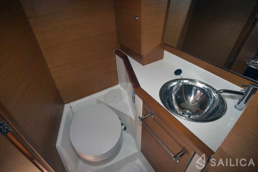Sun Odyssey 389 - Yacht Charter Sailica