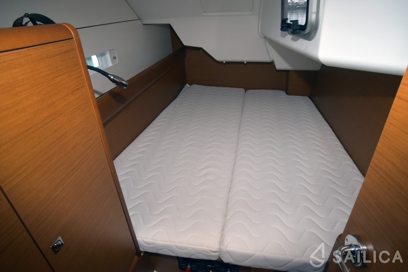 Sun Odyssey 389 - Yacht Charter Sailica