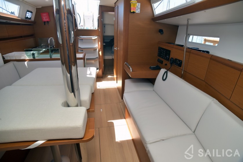 Sun Odyssey 389 - Yacht Charter Sailica