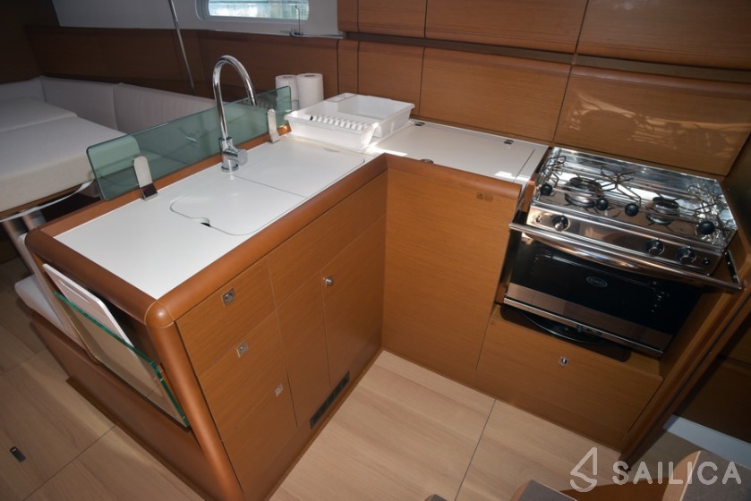 Sun Odyssey 389 - Yacht Charter Sailica