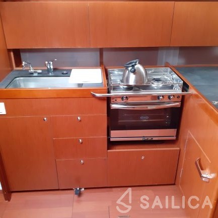 Oceanis 41.1 - Yacht Charter Sailica
