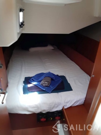 Oceanis 41.1 - Yacht Charter Sailica