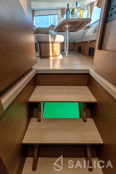 Isla 40 - Yacht Charter Sailica