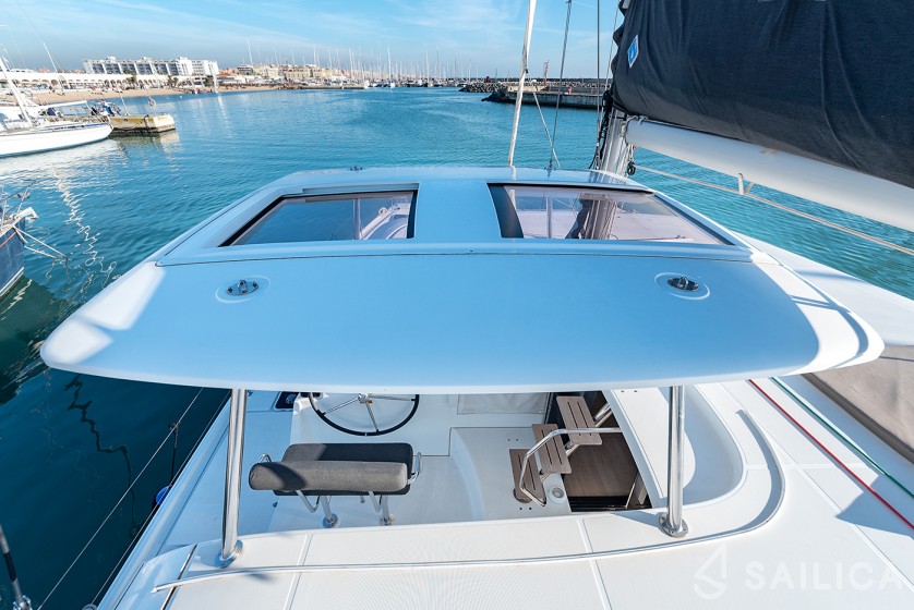 Isla 40 - Yacht Charter Sailica