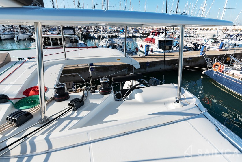Isla 40 - Yacht Charter Sailica