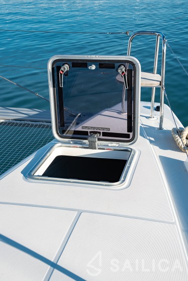 Isla 40 - Yacht Charter Sailica