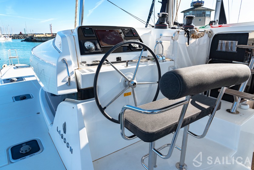 Isla 40 - Yacht Charter Sailica