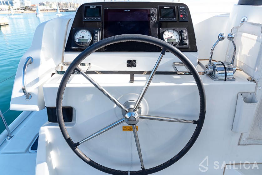 Isla 40 - Yacht Charter Sailica