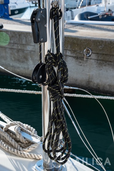 Isla 40 - Yacht Charter Sailica
