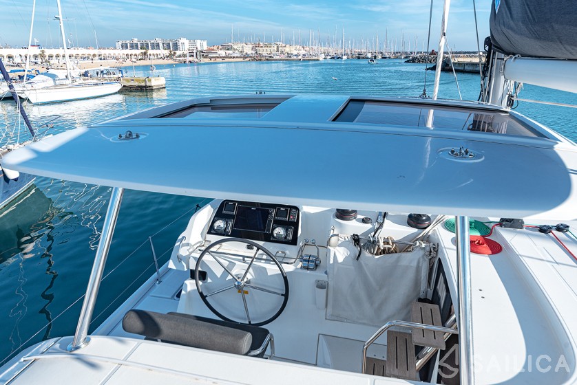 Isla 40 - Yacht Charter Sailica