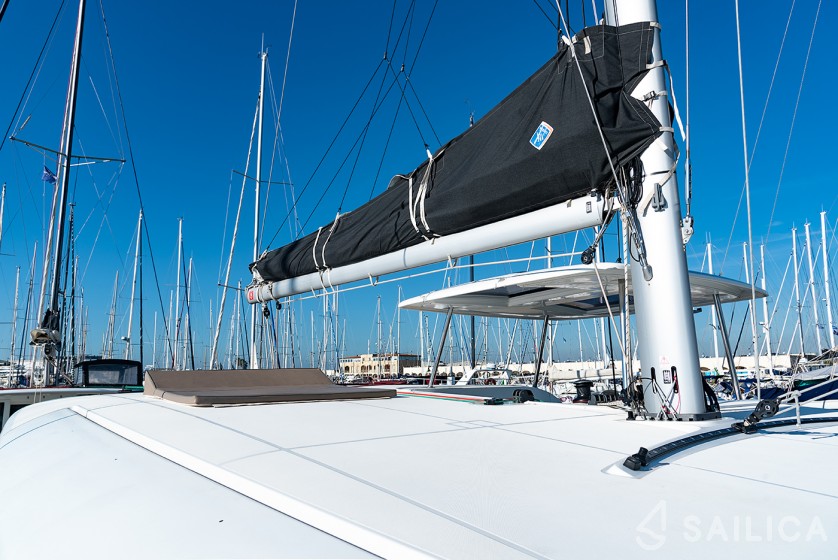 Isla 40 - Yacht Charter Sailica