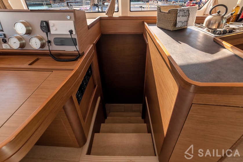 Isla 40 - Yacht Charter Sailica