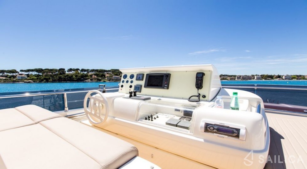 Ferretti 83 - Yacht Charter Sailica