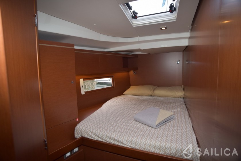 Oceanis 51.1 - Yacht Charter Sailica