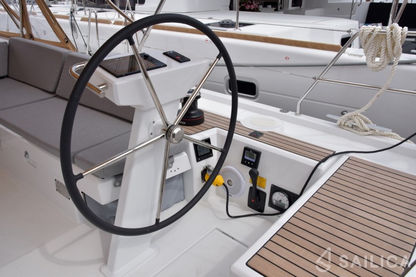 Oceanis 51.1 - Yacht Charter Sailica