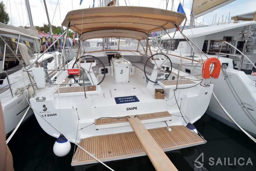 Oceanis 51.1 - Yacht Charter Sailica