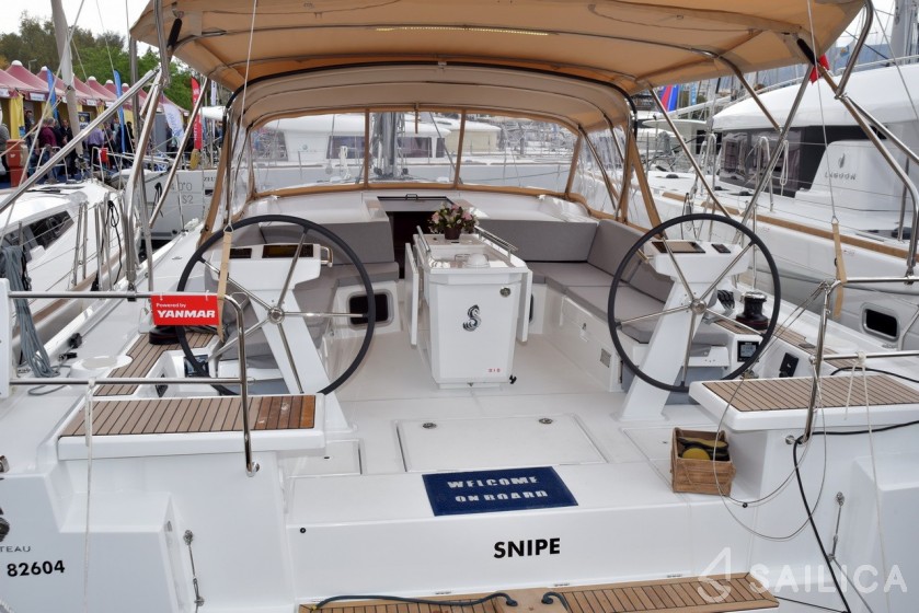 Oceanis 51.1 - Yacht Charter Sailica