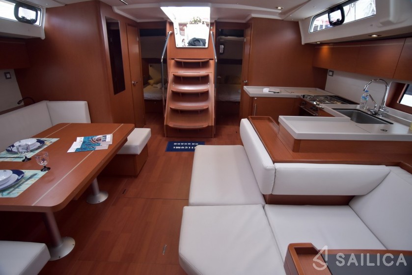 Oceanis 51.1 - Yacht Charter Sailica