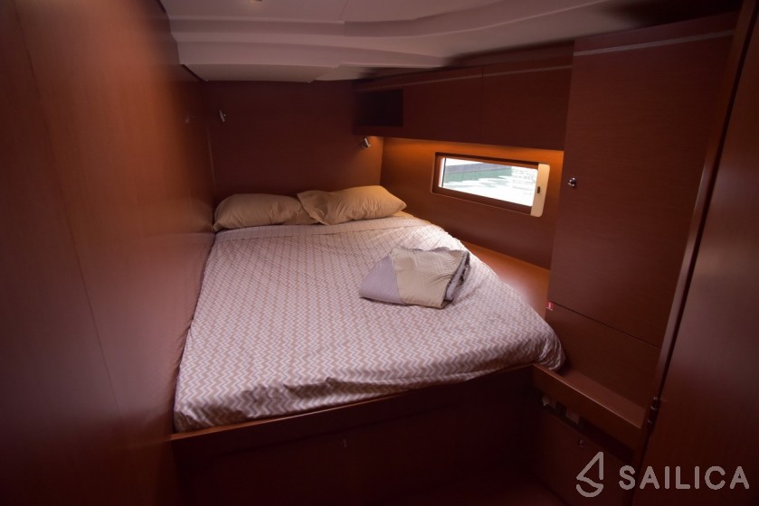 Oceanis 51.1 - Yacht Charter Sailica