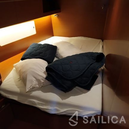 Oceanis 51.1 - Yacht Charter Sailica