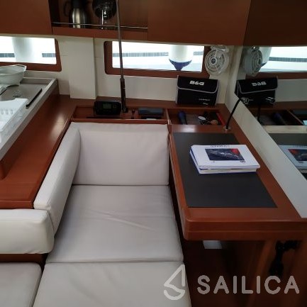 Oceanis 51.1 - Yacht Charter Sailica