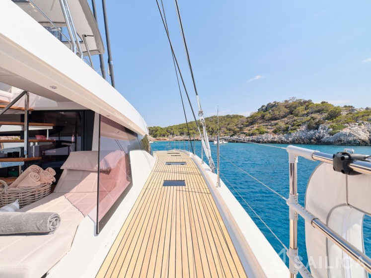Alegria 67 - Yacht Charter Sailica
